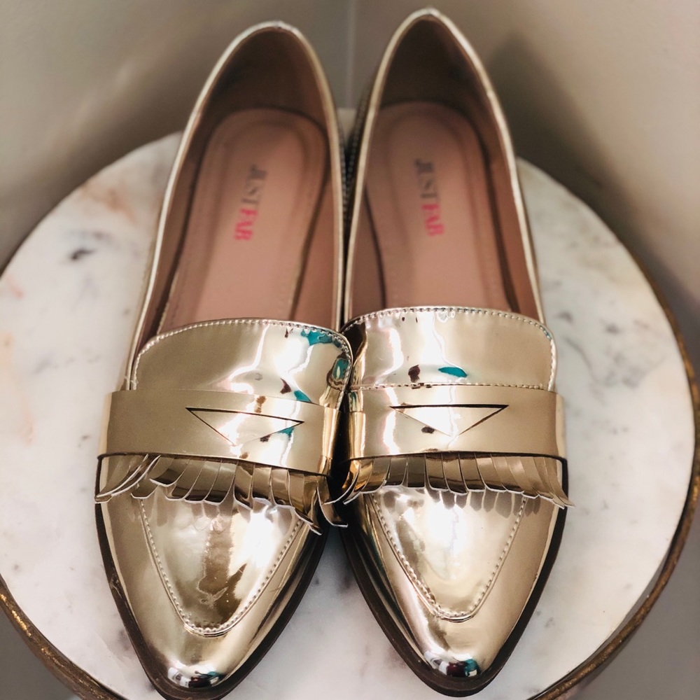 Gold metallic loafers ✨